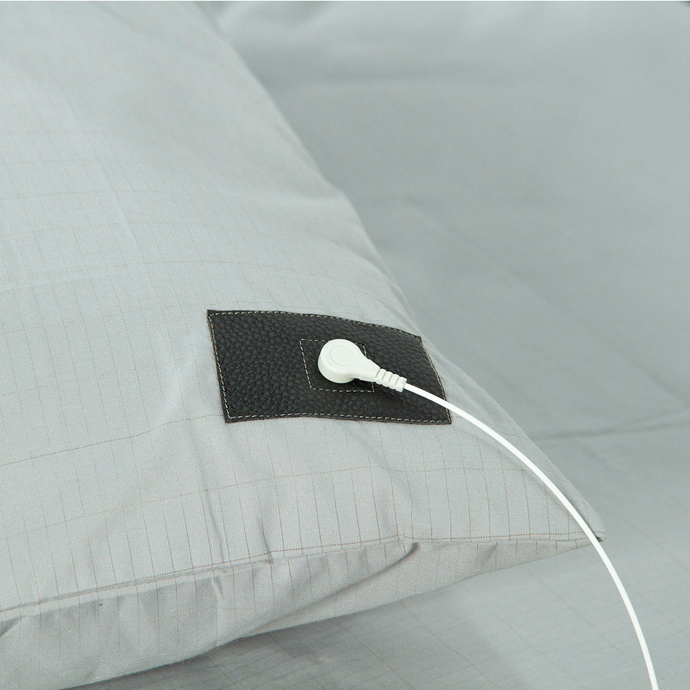 white earthing & grounding pillow