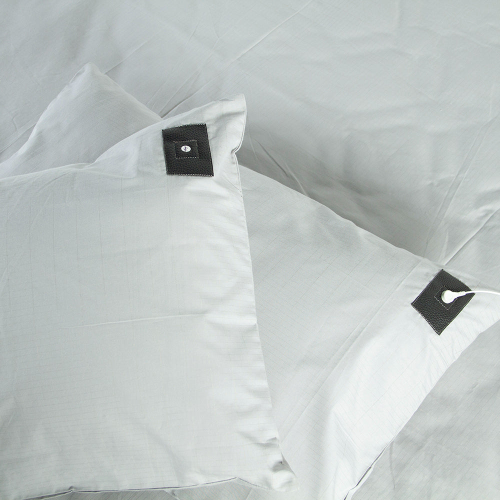 white earthing & grounding pillow